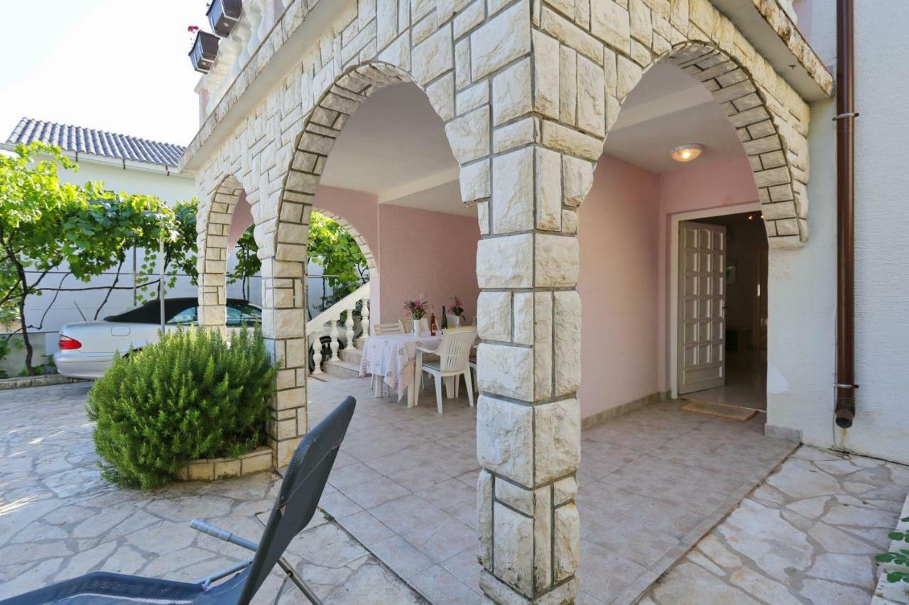 Villa Neyla Вир Екстер'єр фото